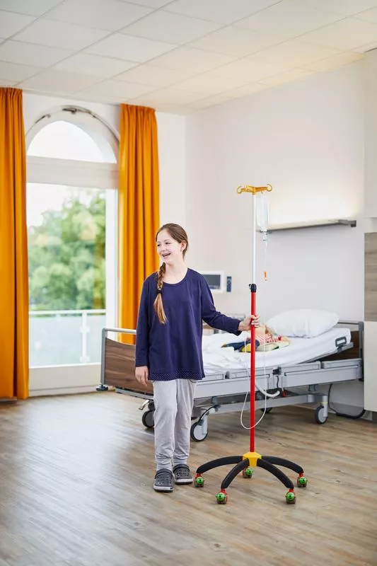 Farbiger Infusionsständer